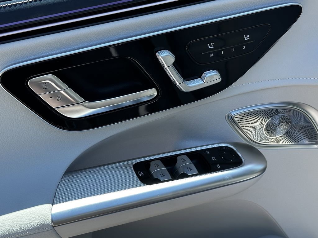 New 2026 Mercedes-Benz EQE 320 4MATIC SUV image 12