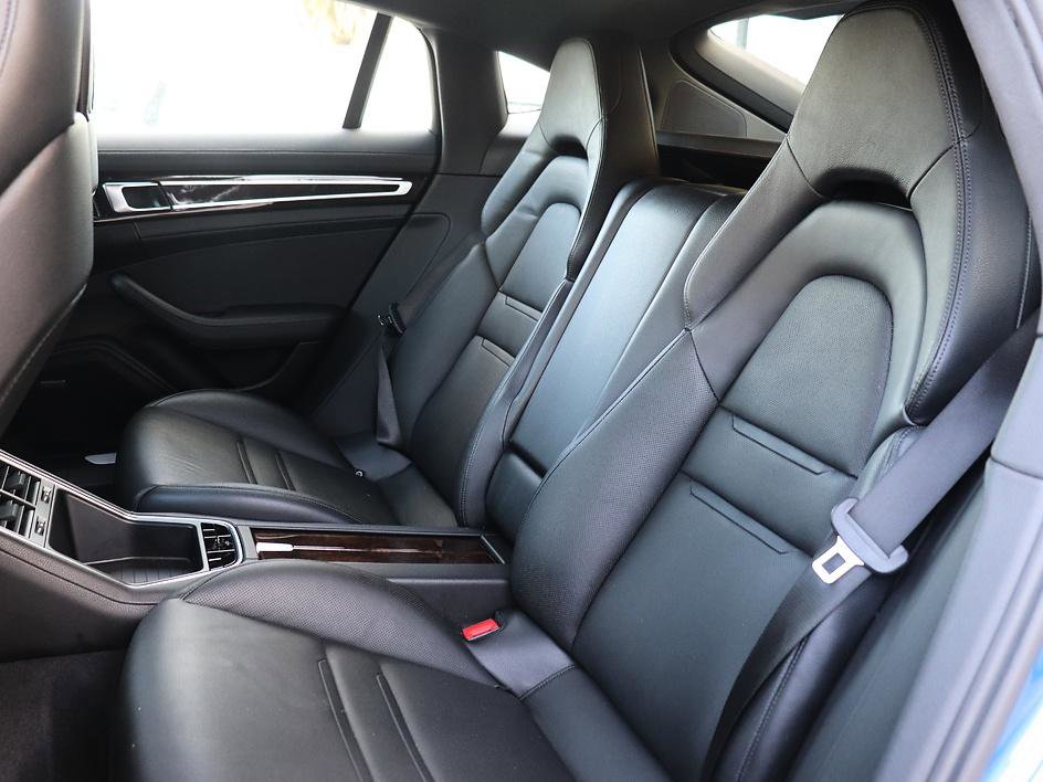 Used 2017 Porsche Panamera 4 image 21