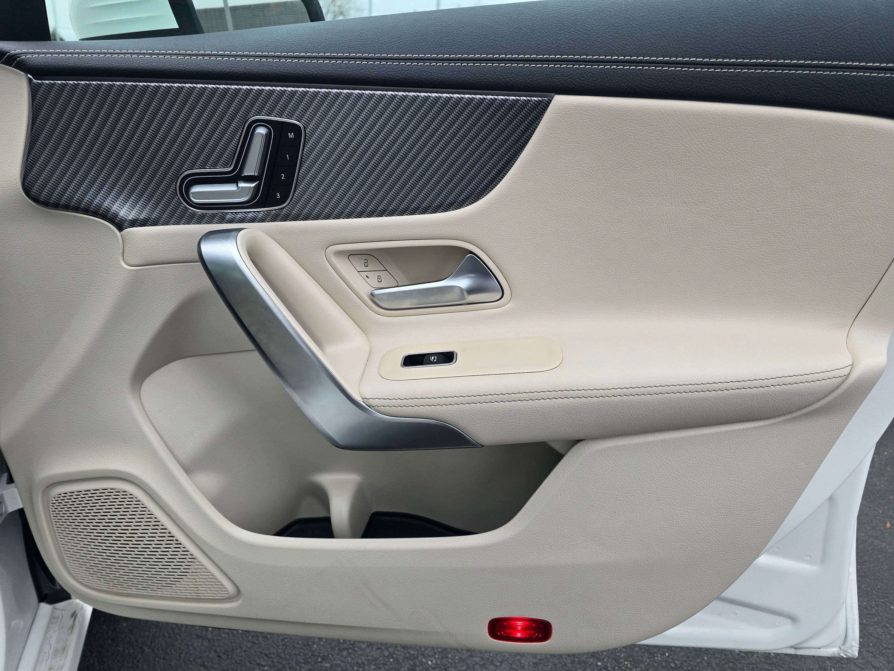 Used 2025 Mercedes-Benz CLA 250 4MATIC image 25