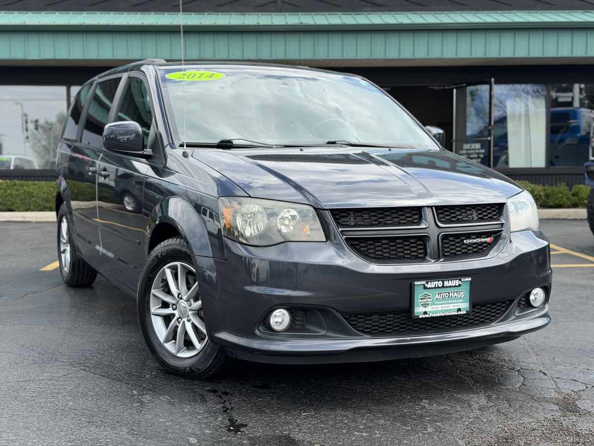 Used 2014 Dodge Grand Caravan R/T w/ Safety Sphere Group FWD image 2
