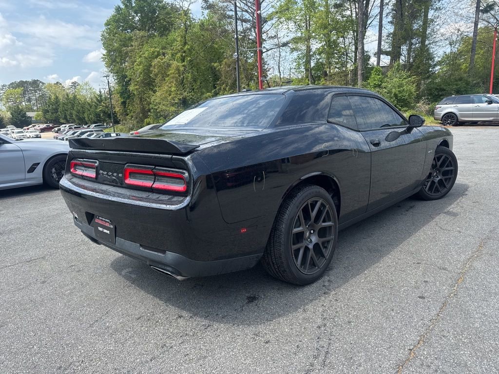 Used 2018 Dodge Challenger R/T image 3