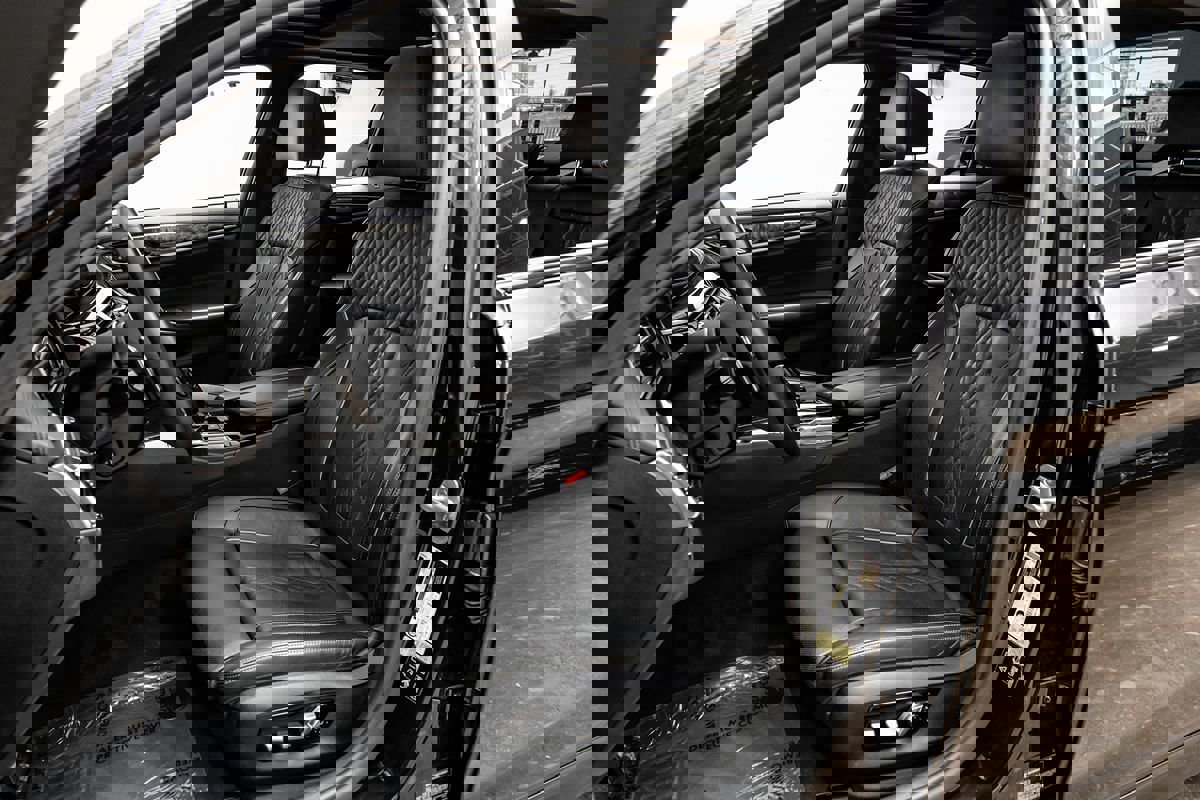 Used 2018 BMW M550i xDrive image 27