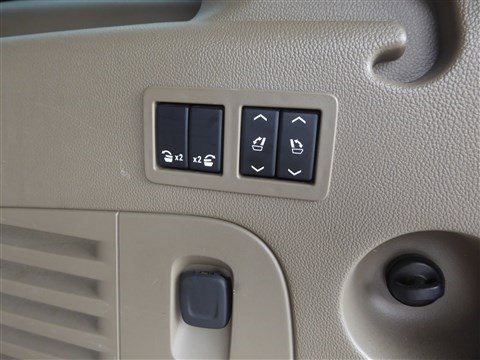 Used 2019 Chevrolet Suburban LT image 27