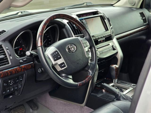 Used 2013 Toyota Land Cruiser AWD/4WD image 11