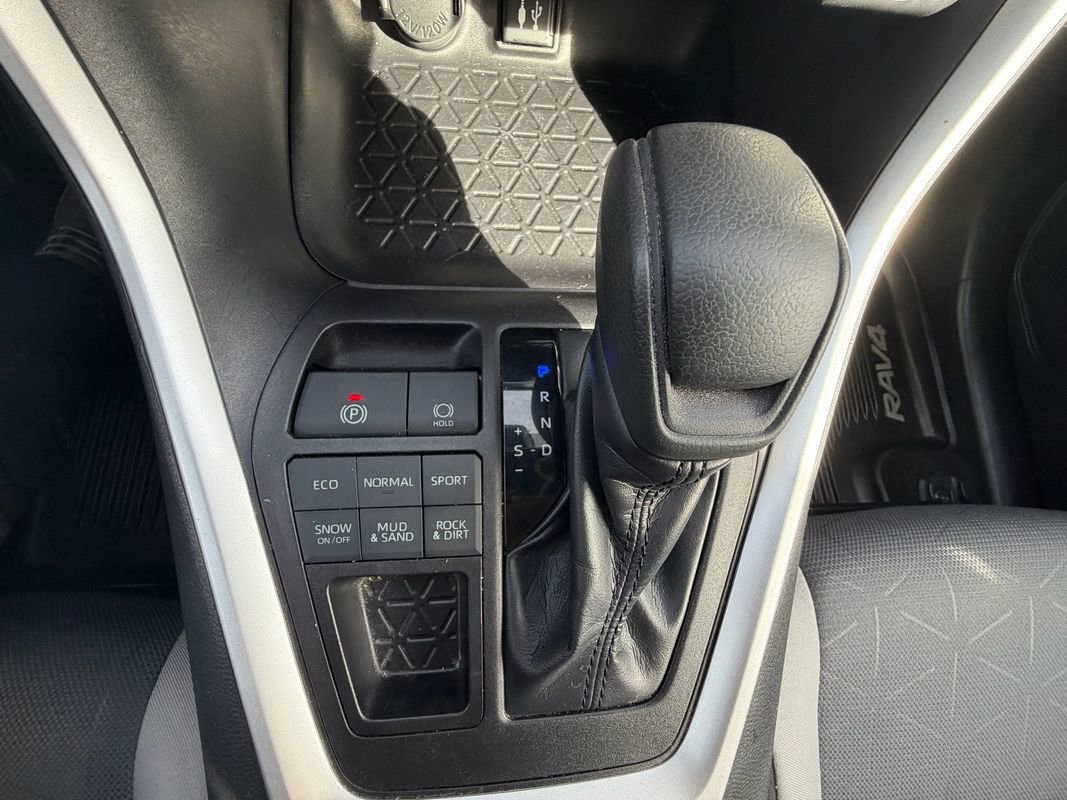 Used 2019 Toyota RAV4 XLE image 25