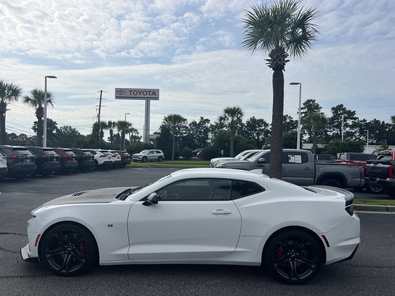 Used 2021 Chevrolet Camaro SS RWD image 7