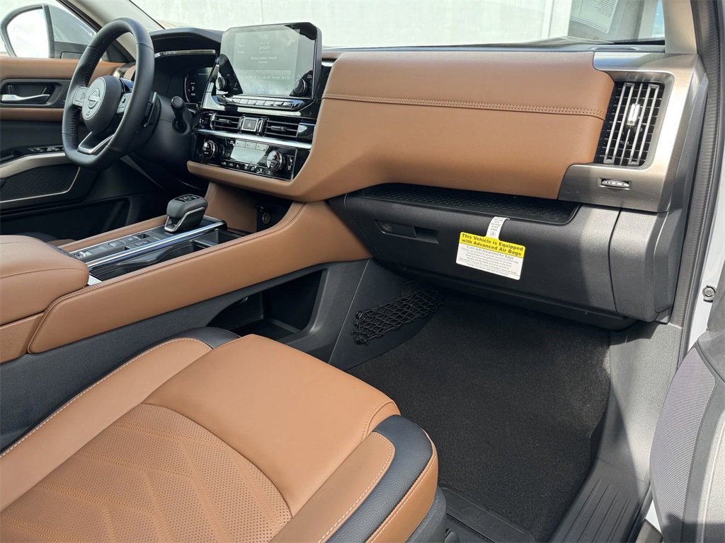 New 2025 Nissan Pathfinder Platinum w/ Lighting Package (N93) image 12
