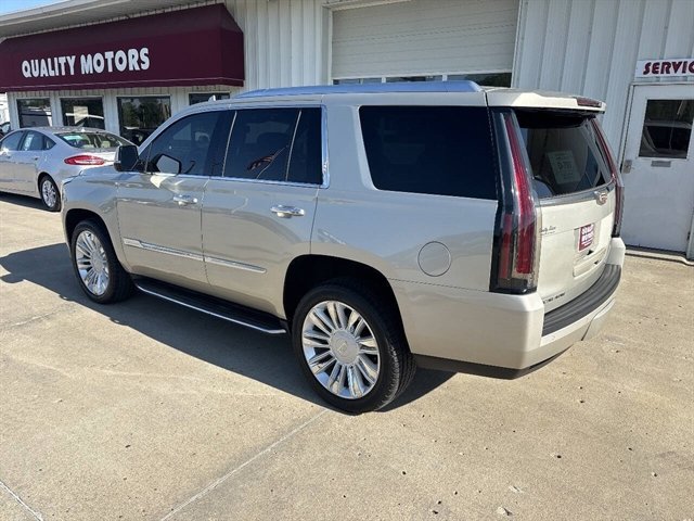 Used 2016 Cadillac Escalade Luxury AWD/4WD image 14