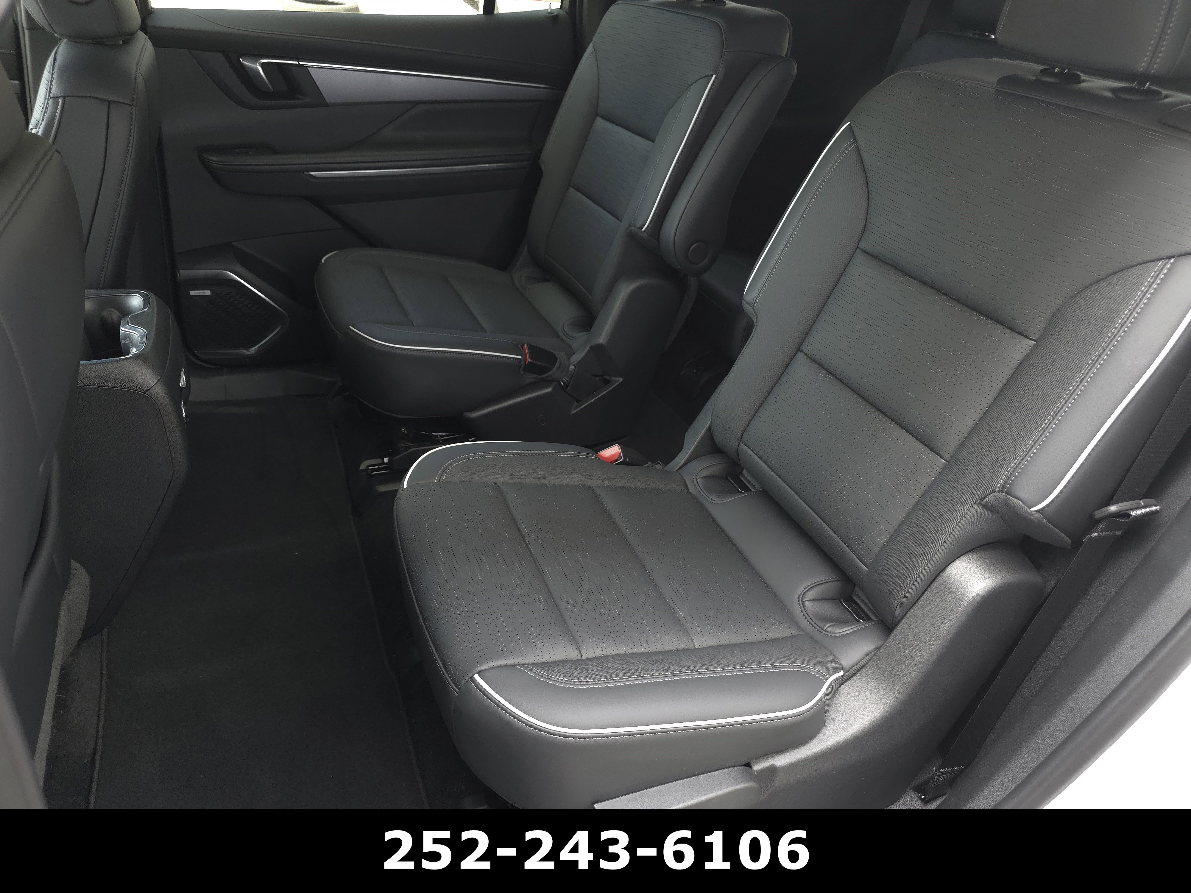 Used 2025 Buick Enclave Sport Touring w/ Super Cruise Package FWD image 31