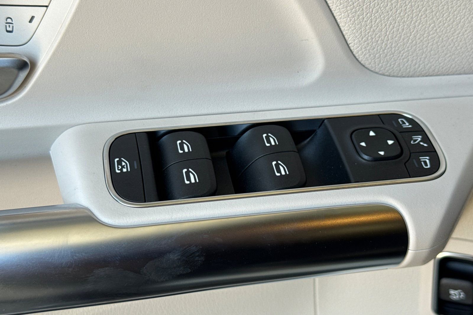 New 2025 Mercedes-Benz GLA 250 image 13