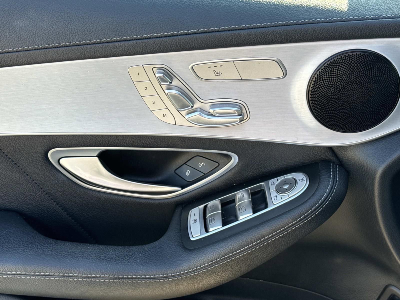 Used 2018 Mercedes-Benz GLC 300 4MATIC image 19