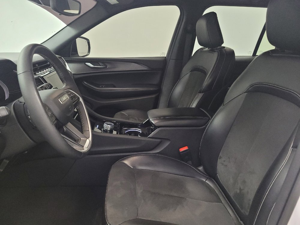 Used 2023 Jeep Grand Cherokee Altitude AWD/4WD image 17