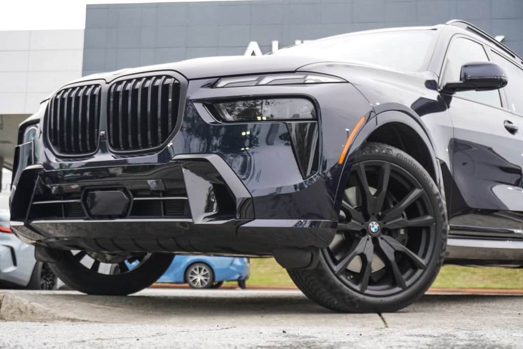 Used 2026 BMW X7 xDrive40i w/ M Sport Package AWD/4WD image 2