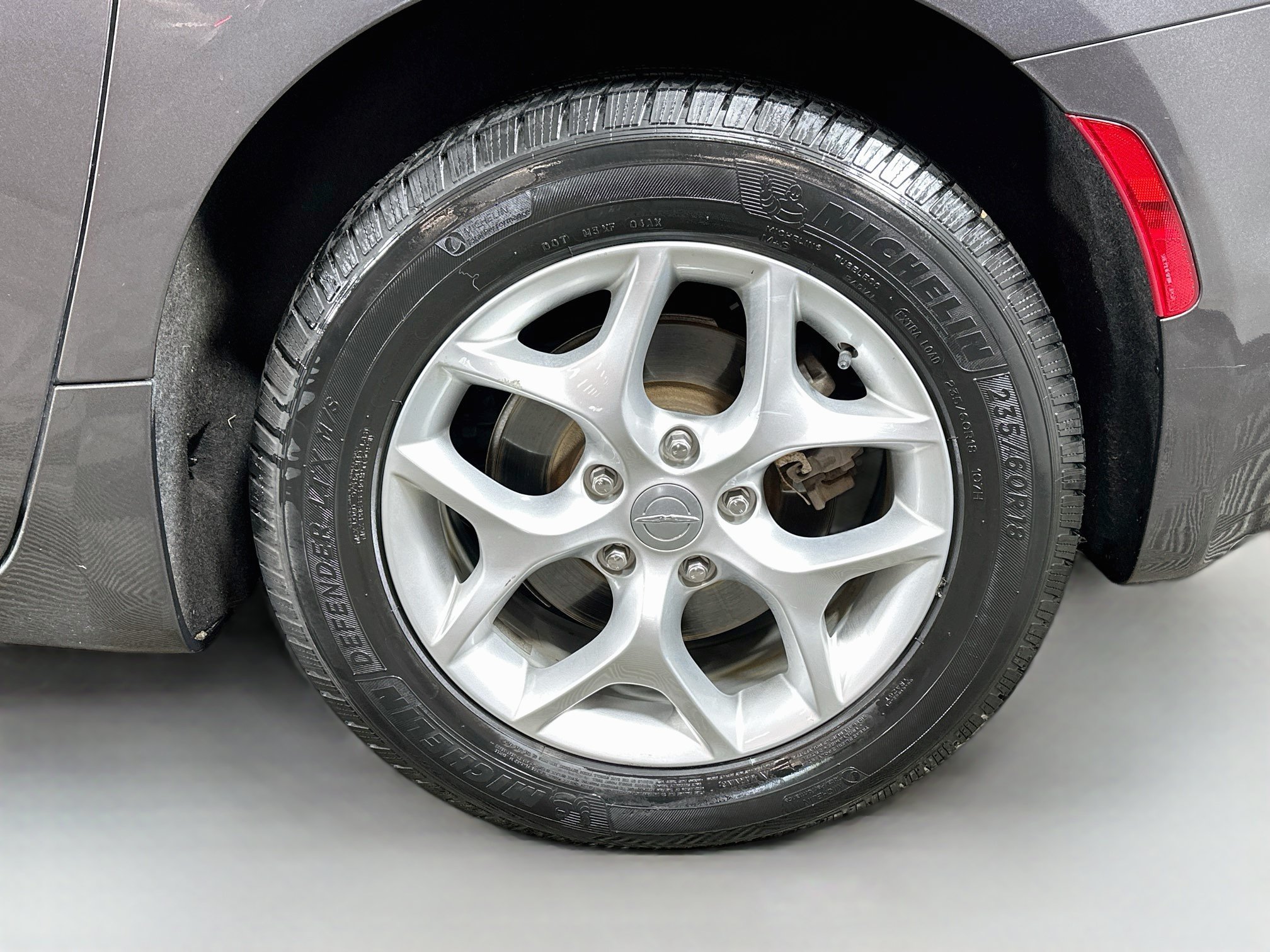 Used 2020 Chrysler Pacifica Touring-L FWD image 32