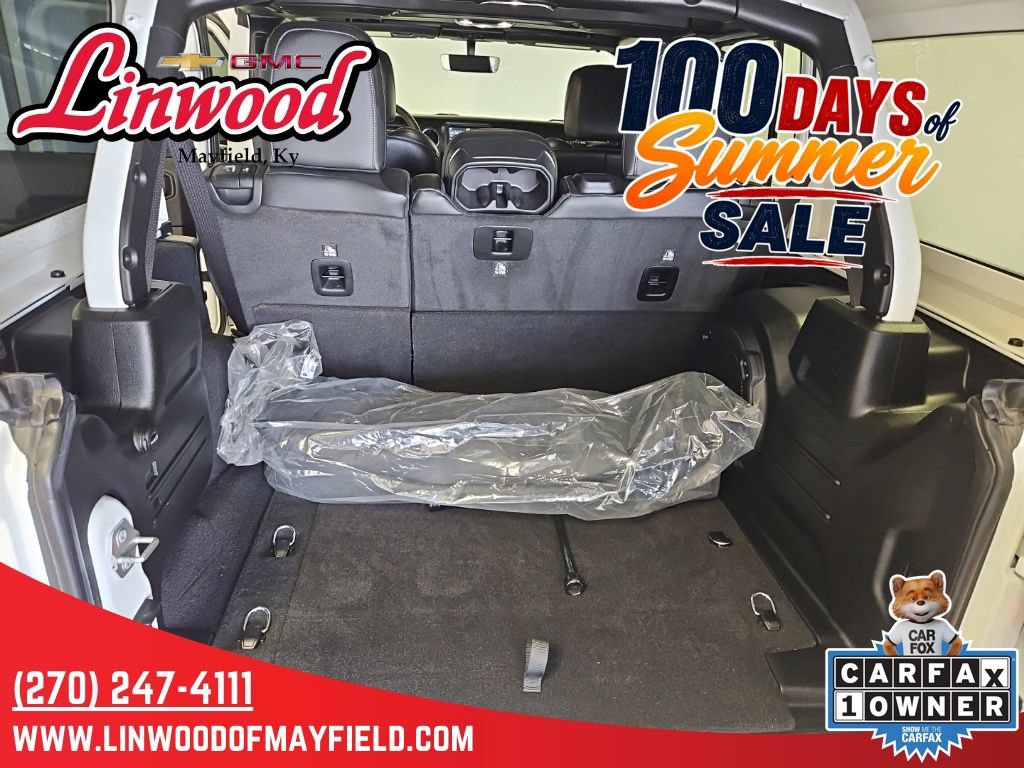 Used 2023 Jeep Wrangler Unlimited Sahara AWD/4WD image 12