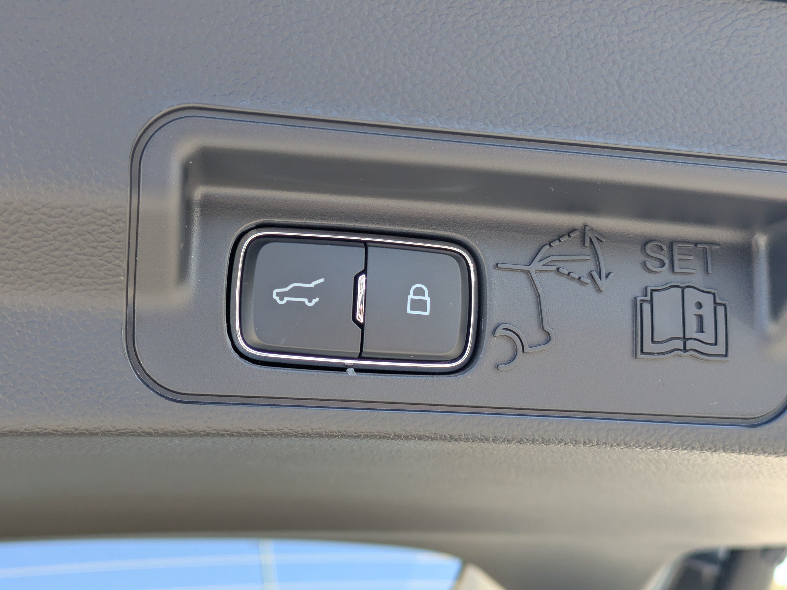 New 2026 Ford Explorer Active RWD image 11
