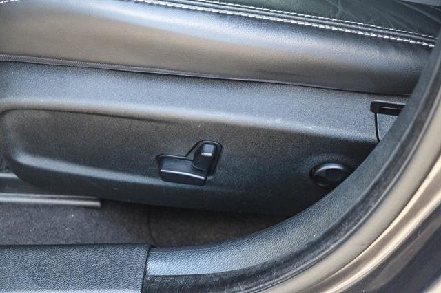 Used 2018 Chrysler 300 S image 21