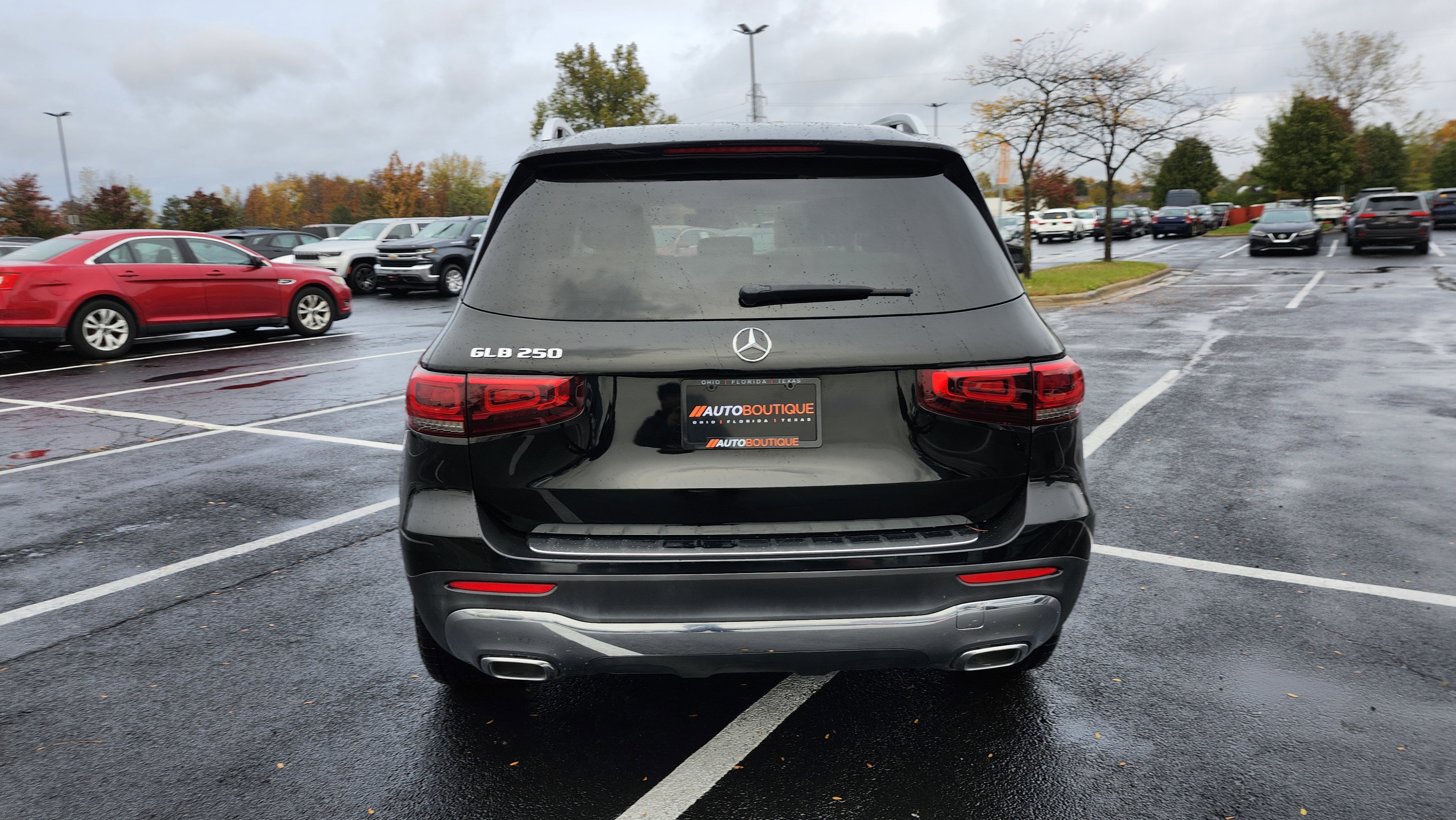 Used 2020 Mercedes-Benz GLB 250 w/ Premium Package image 10