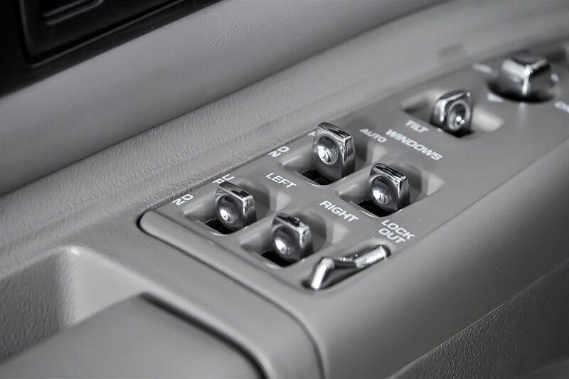 Used 1996 Chevrolet Impala SS RWD image 14