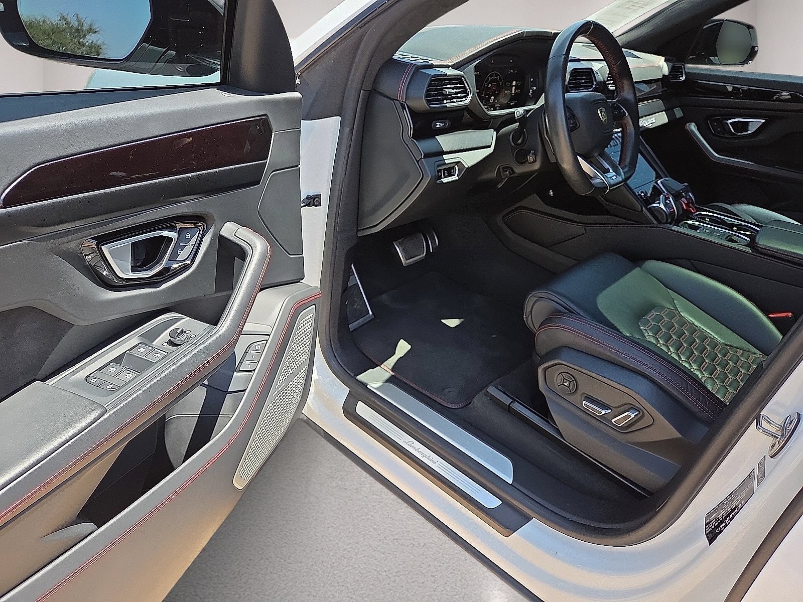 Used 2024 Lamborghini Urus S AWD/4WD image 20