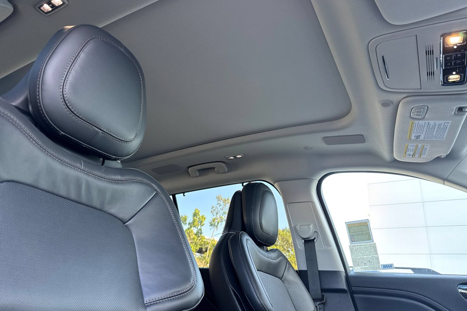 New 2025 Lincoln Aviator Reserve w/ Luxury Package RWD image 17