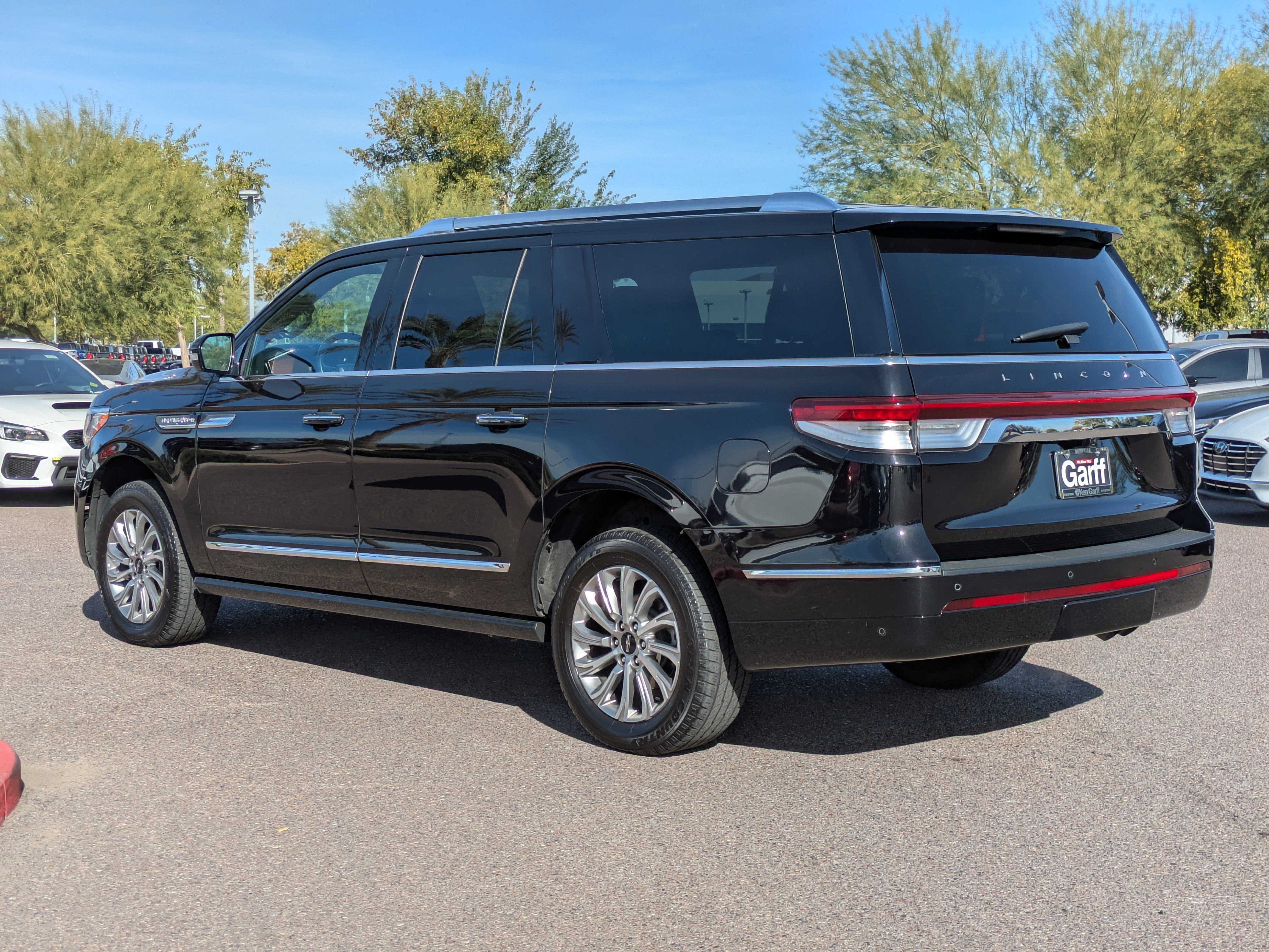 Used 2024 Lincoln Navigator L 4WD image 5