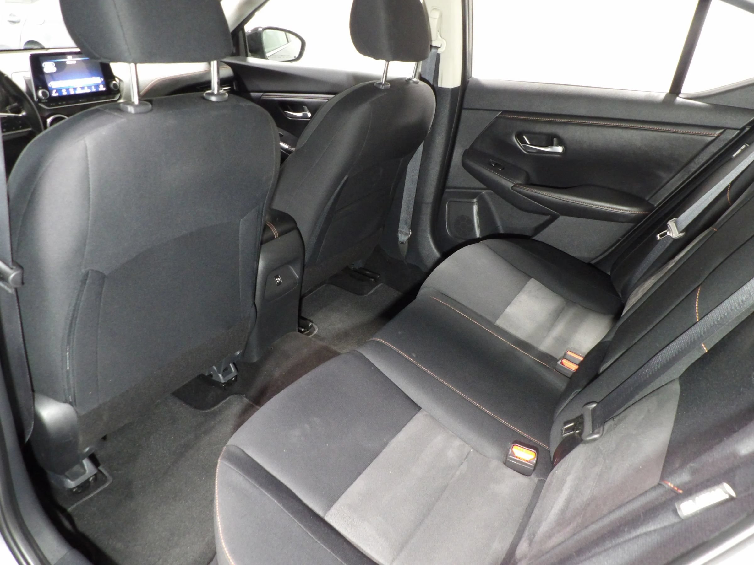 Used 2022 Nissan Sentra SR w/ Electronics Package FWD image 11