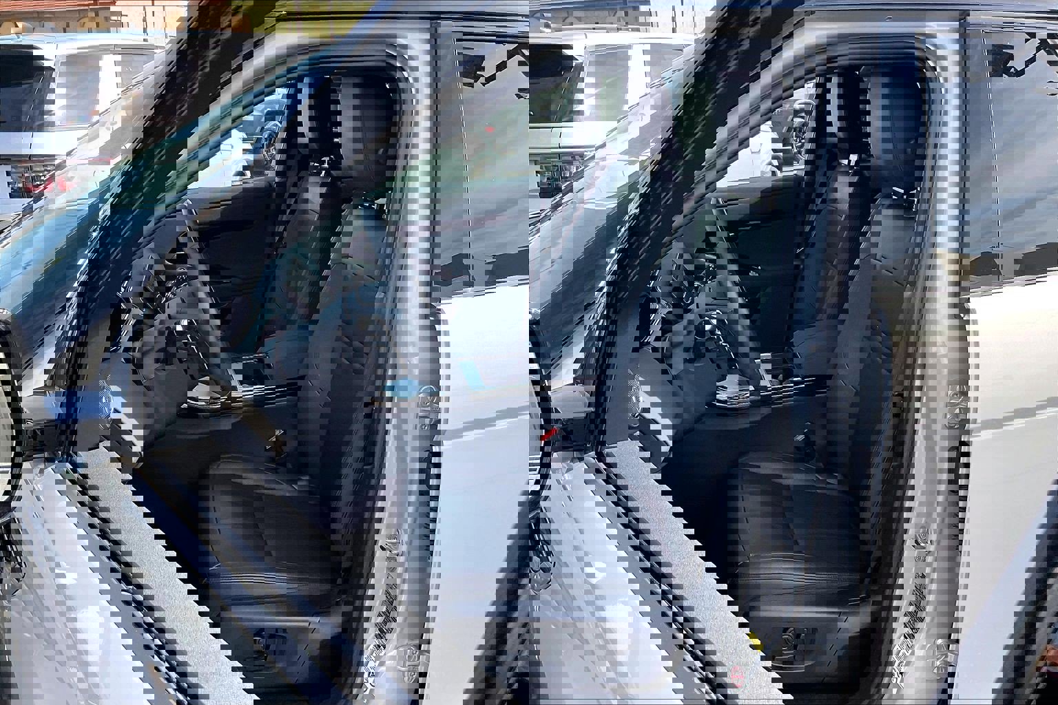 Certified 2025 Land Rover Range Rover Evoque S image 8