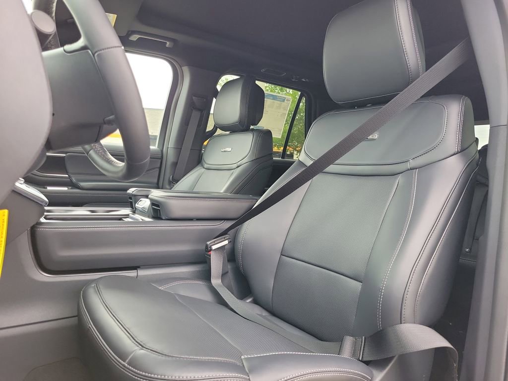 New 2026 Ford Expedition Platinum AWD/4WD image 18
