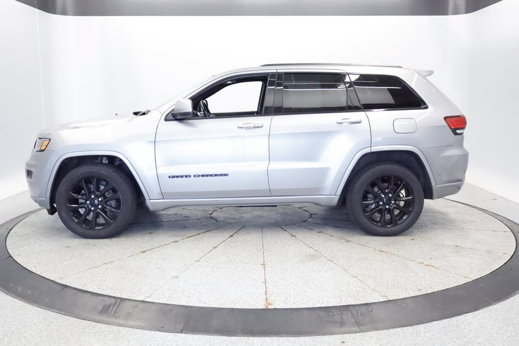 Certified 2021 Jeep Grand Cherokee Laredo X AWD/4WD image 2