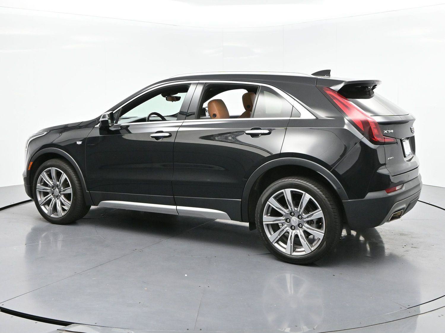 Certified 2022 Cadillac XT4 Premium Luxury w/ Enhanced Visibility Package AWD/4WD image 5