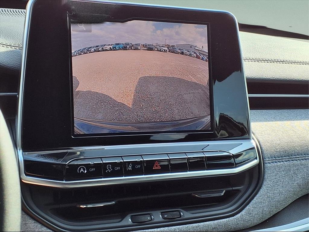 New 2026 Jeep Compass Latitude image 13