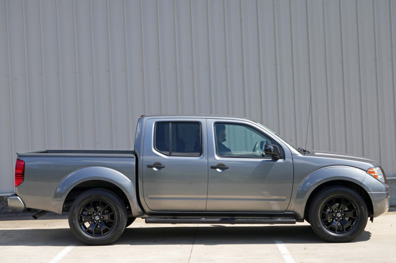 Used 2020 Nissan Frontier SV w/ Midnight Edition Floor Mats RWD image 46