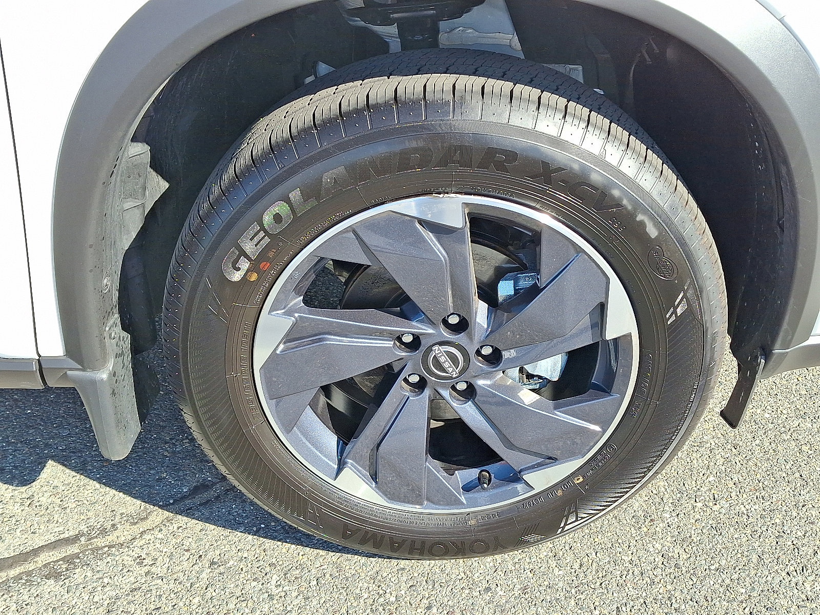 Certified 2025 Nissan Rogue SV image 8