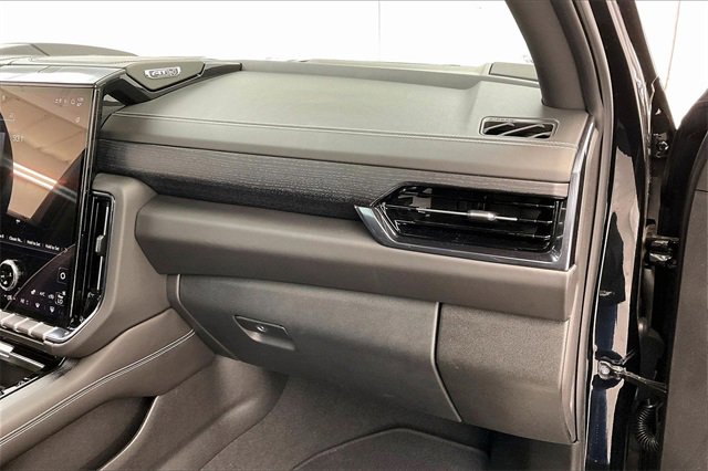 Certified 2025 GMC Yukon XL AT4 Ultimate image 18