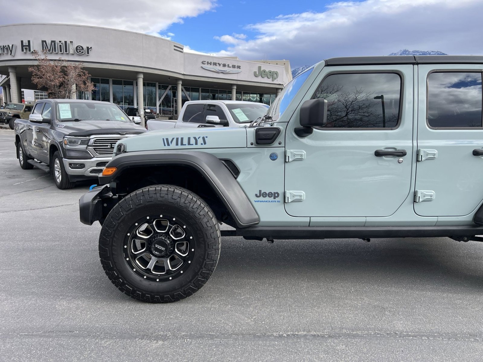 Used 2024 Jeep Wrangler Willys image 10