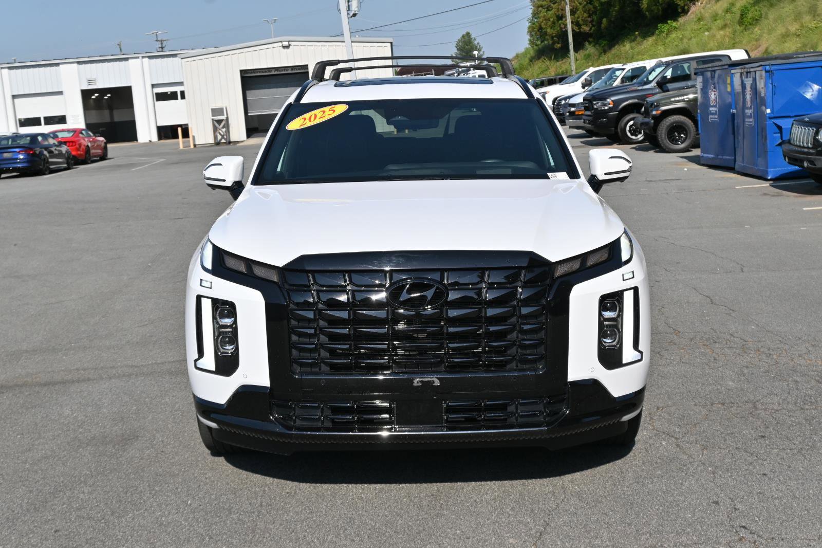 Used 2025 Hyundai Palisade Calligraphy AWD/4WD image 2