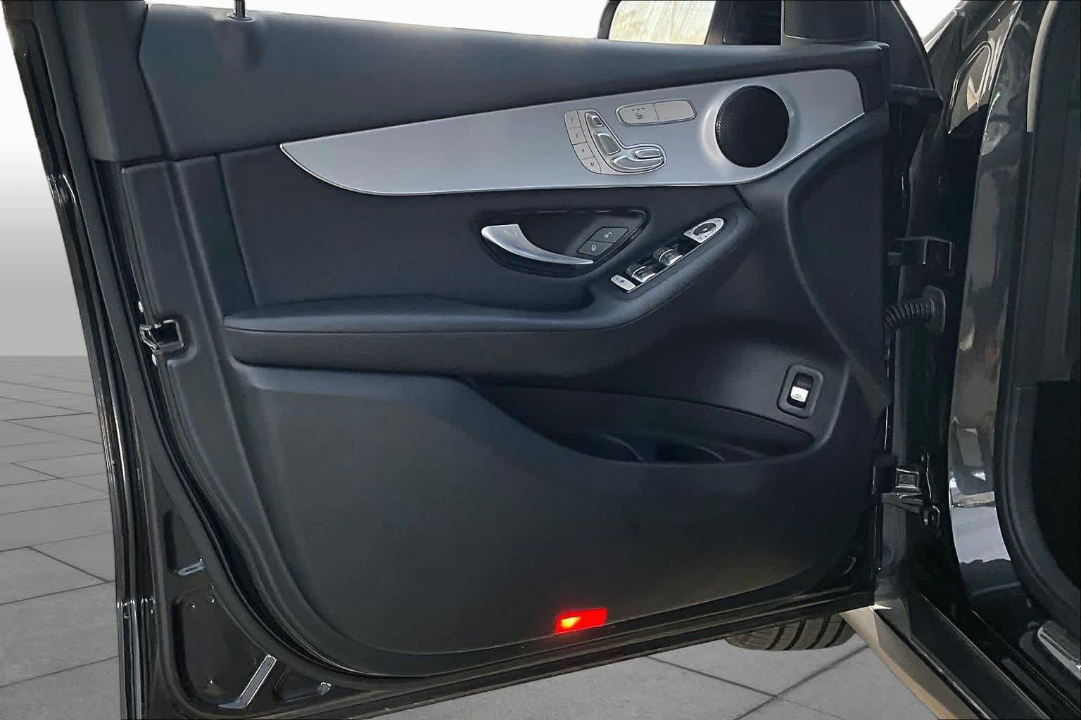 Used 2021 Mercedes-Benz GLC 300 image 22