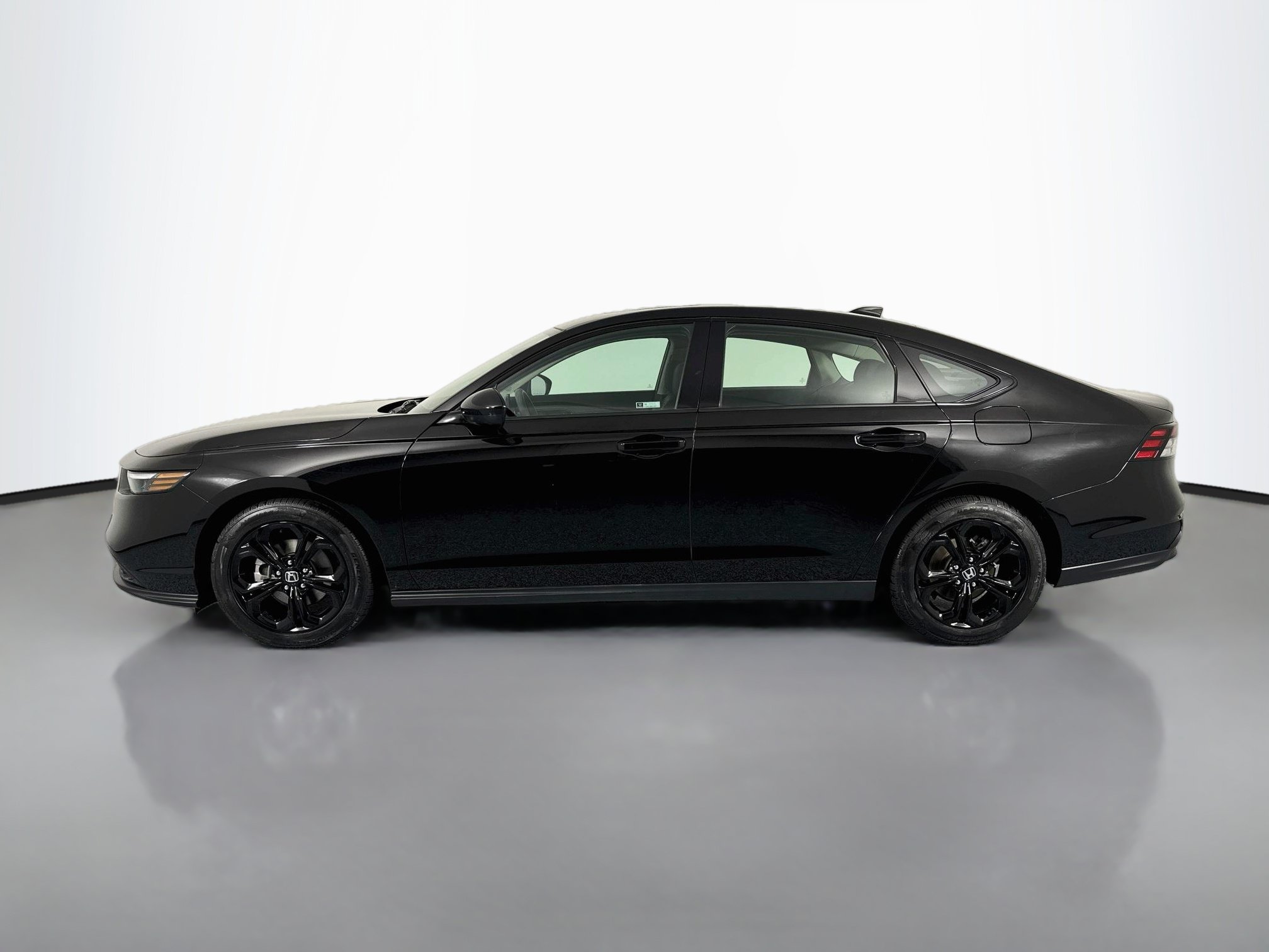 Certified 2025 Honda Accord SE image 8