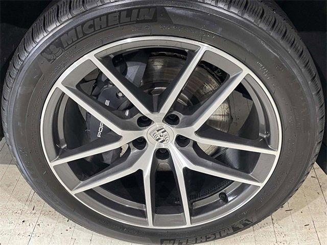 Certified 2025 Porsche Macan image 14