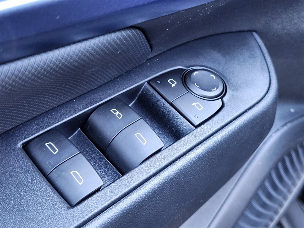 New 2026 Chevrolet Equinox EV LT image 17