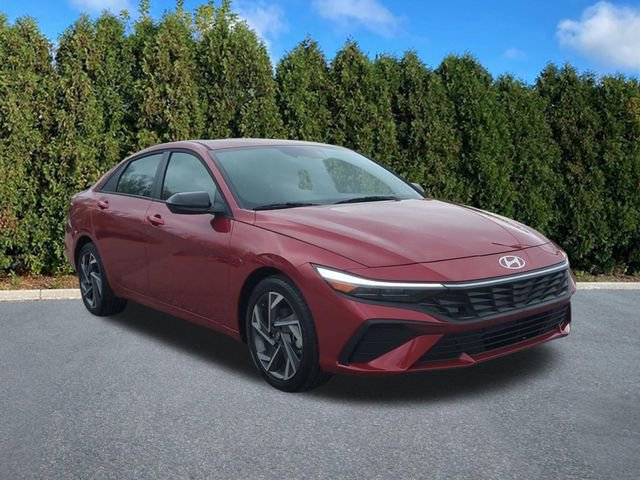 Certified 2025 Hyundai Elantra Sport image 3