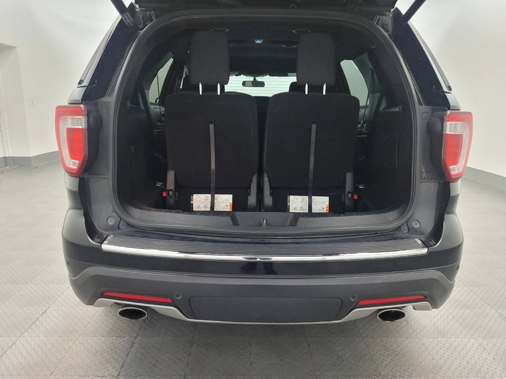 Used 2018 Ford Explorer XLT w/ Equipment Group 201A FWD image 29