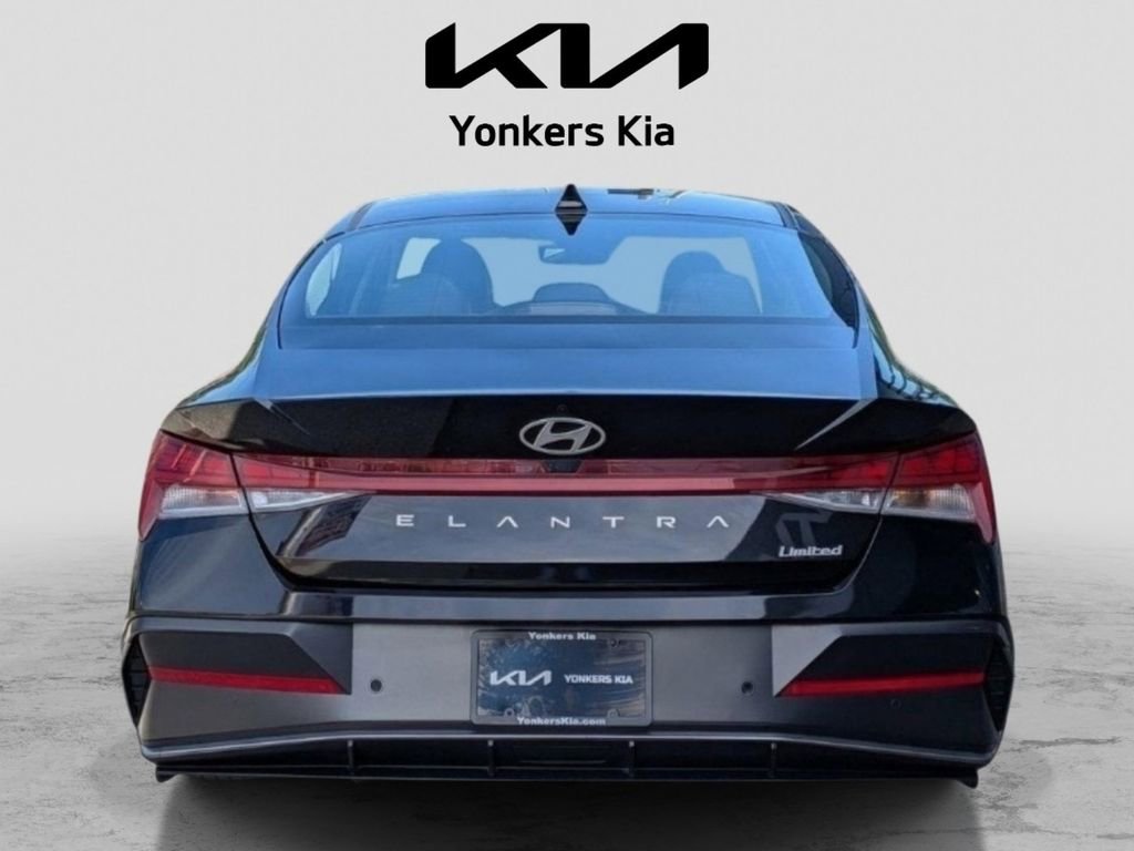 Used 2024 Hyundai Elantra Limited FWD image 7