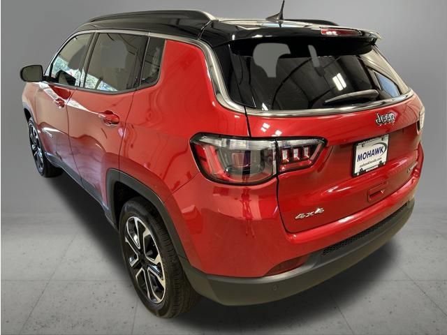 Used 2024 Jeep Compass Limited AWD/4WD image 3