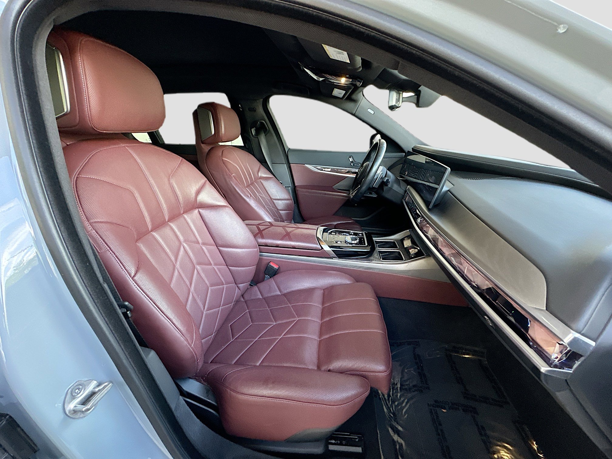 Certified 2023 BMW 760i xDrive image 30