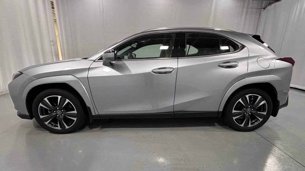Used 2023 Lexus UX 250h AWD w/ Accessory Package (Z2) image 9