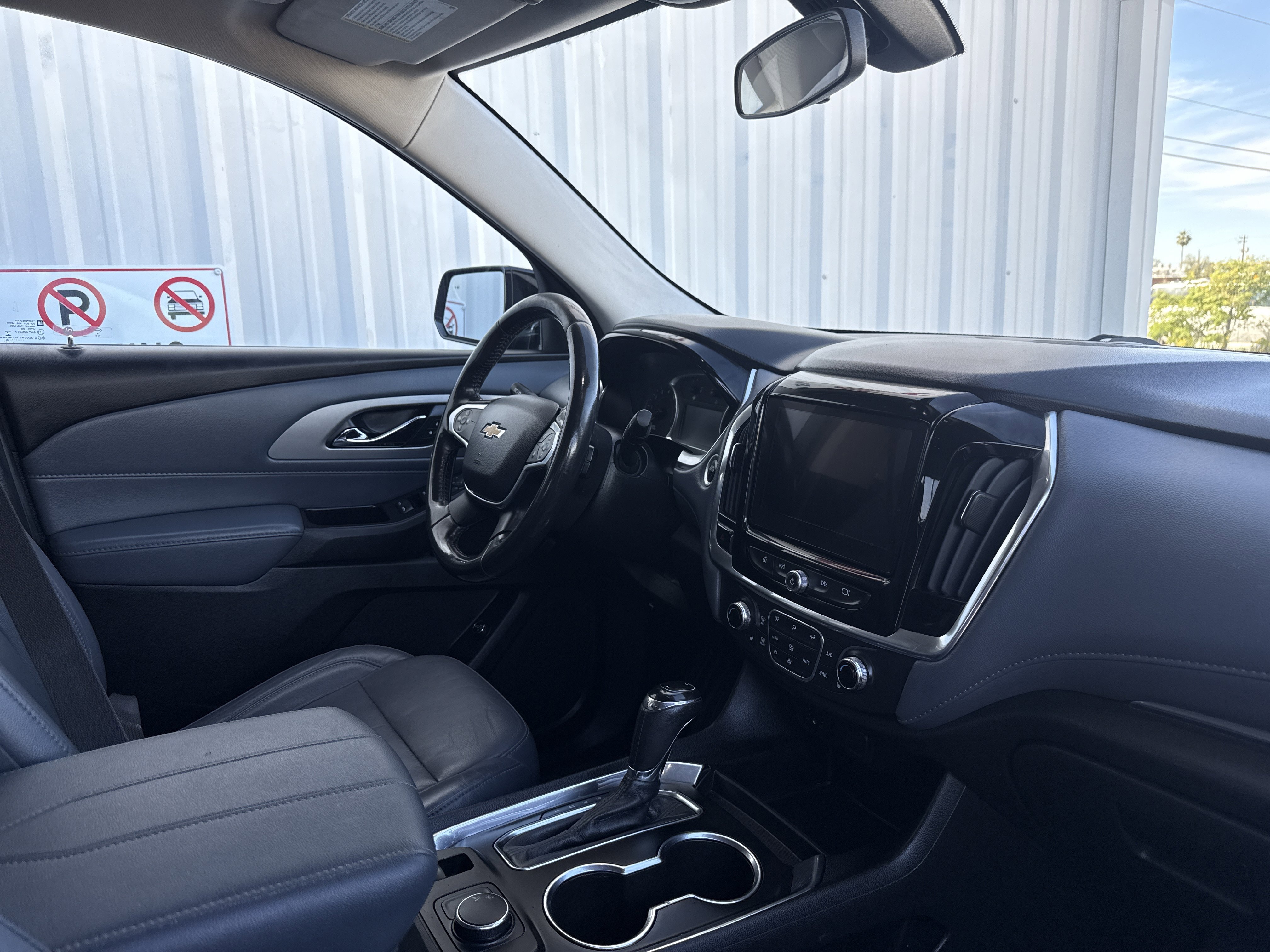 Used 2020 Chevrolet Traverse LT image 11