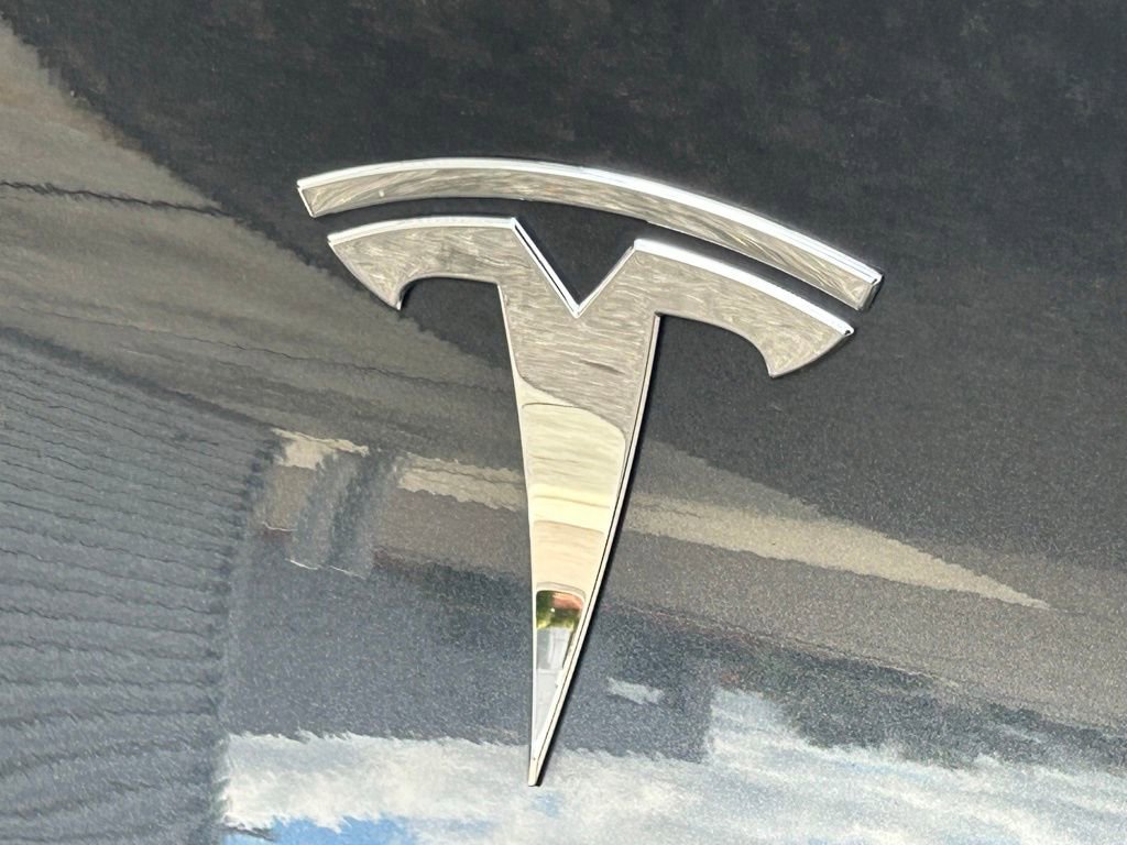 Used 2024 Tesla Model Y 2WD image 47