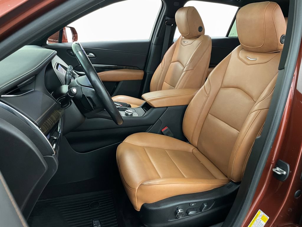 Certified 2019 Cadillac XT4 Premium Luxury AWD/4WD image 29